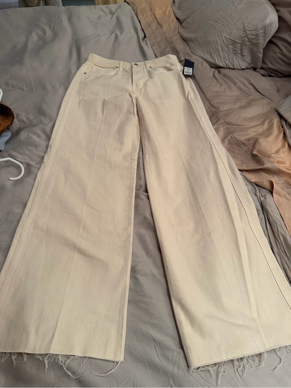 Veronica Beard Taylor wide leg jeans. New with tags. Color is ecru.